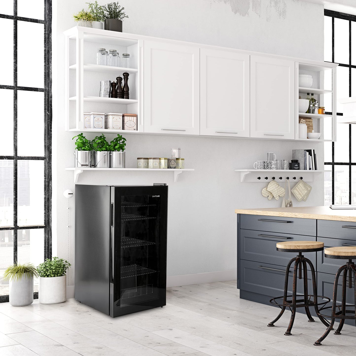 °CUBES Getränkekühlschrank 90 L – Glastür, 4 Ablagen, kompakt & stilvoll, für Zuhause, Büro, Partys & Gastro, Schwarz